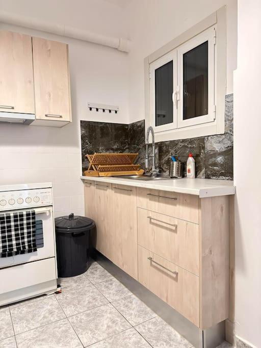 4 Family And Friends - Acropolis View Apartment Athens Ngoại thất bức ảnh