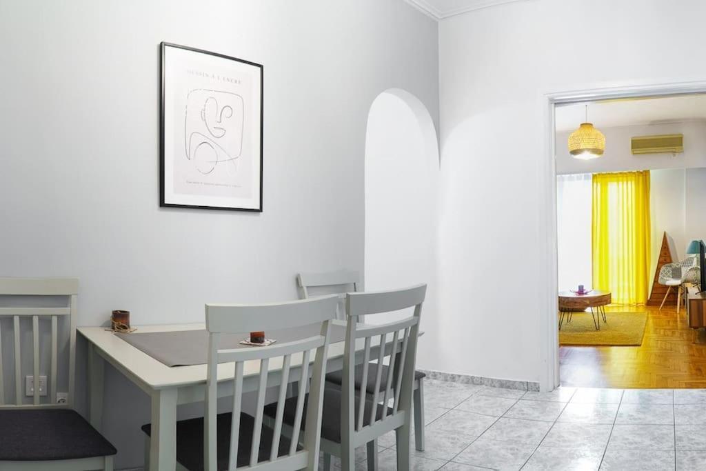 4 Family And Friends - Acropolis View Apartment Athens Ngoại thất bức ảnh