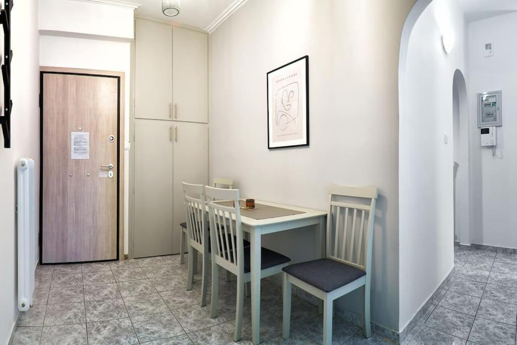 4 Family And Friends - Acropolis View Apartment Athens Ngoại thất bức ảnh